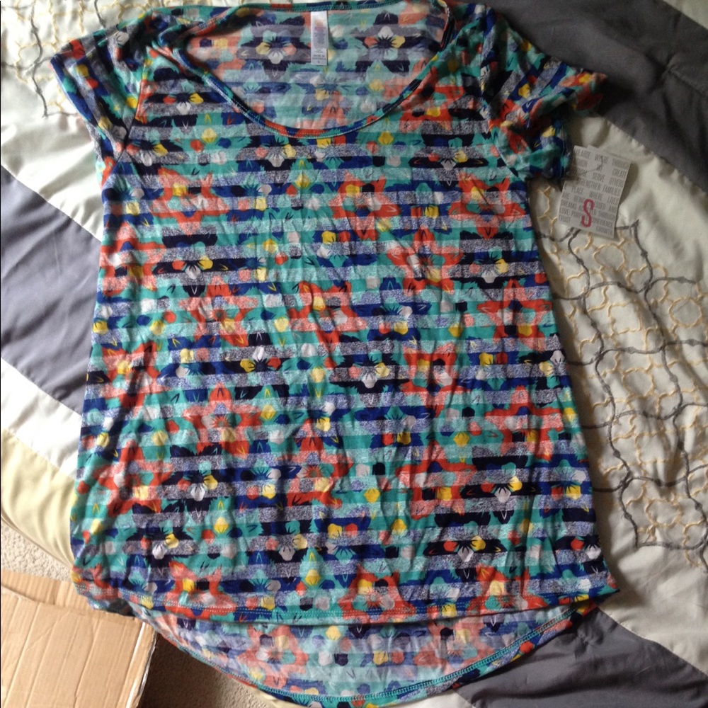 New Lularoe Small floral classic t
